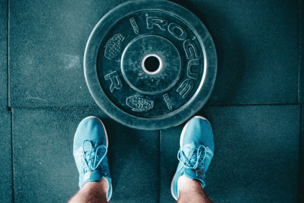 How to track progress in the gym without weighing yourself
